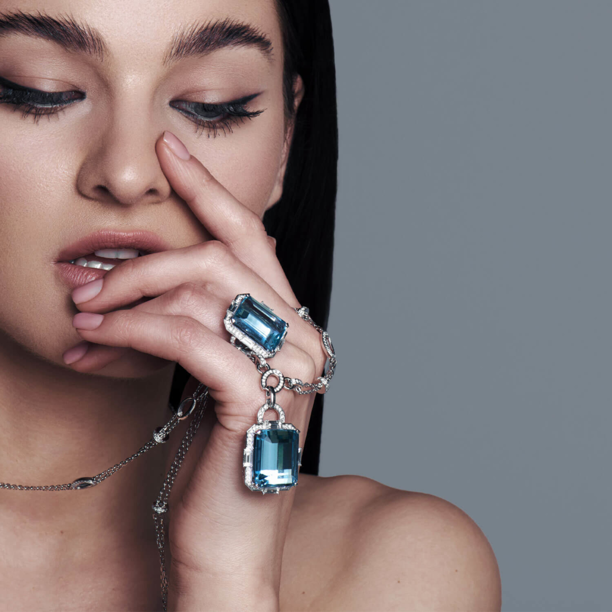 woman-with-high-jewelry-ring
